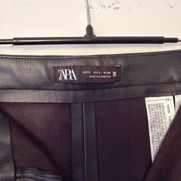 ZARA Faux Leather Skinny Pants  Black  High Rise  Ankle Zip  Size S (26) - Picture 4 of 7
